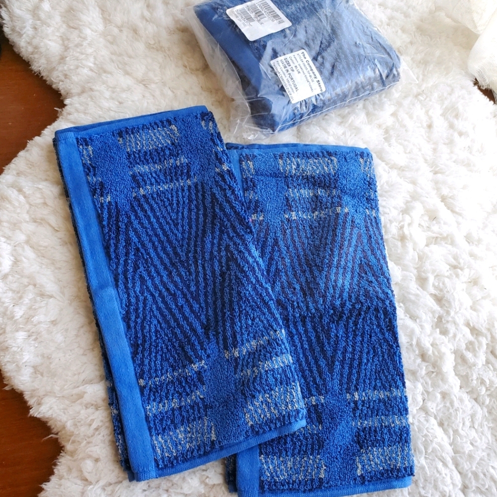 The Company Store set of 4 Washcloths/ Fingertip Towels